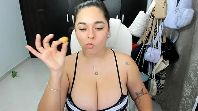 Snapshot of CelesteBrucee chatting on 02.20.25 CelesteBrucee online show from 02.20.25