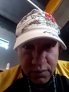 Snapshot of will1980 chatting on 12.22.25 will1980 online show from 12.22.25