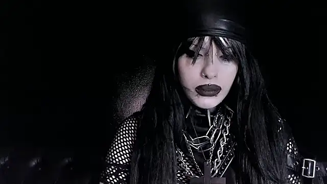 Snapshot of XXIOUX chatting on 02.23.26 XXIOUX online show from 02.23.26