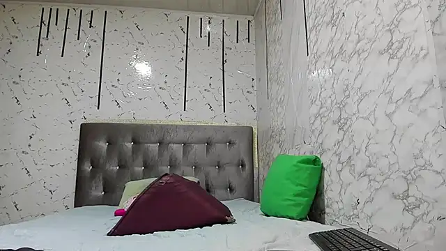 Snapshot of kelleysinedd chatting on 11.22.25 kelleysinedd online show from 11.22.25