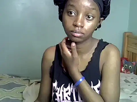 Snapshot of Enkarxx chatting on 02.19.25 Enkarxx online show from 02.19.25