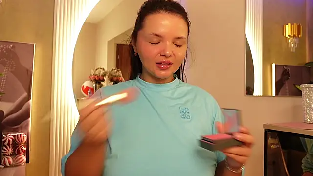 Snapshot of CelesteBailey chatting on 11.18.25 CelesteBailey online show from 11.18.25