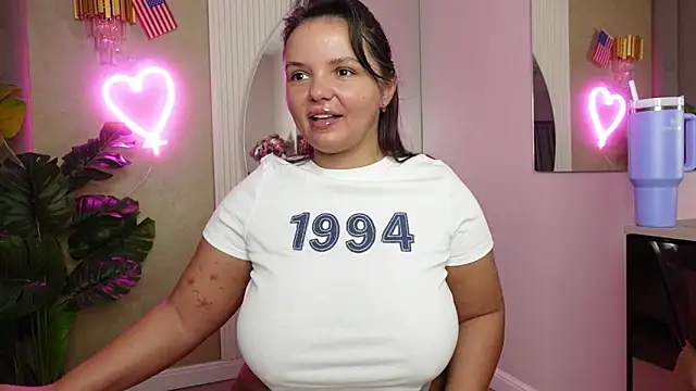 Snapshot of CelesteBailey chatting on 04.04.26 CelesteBailey online show from 04.04.26