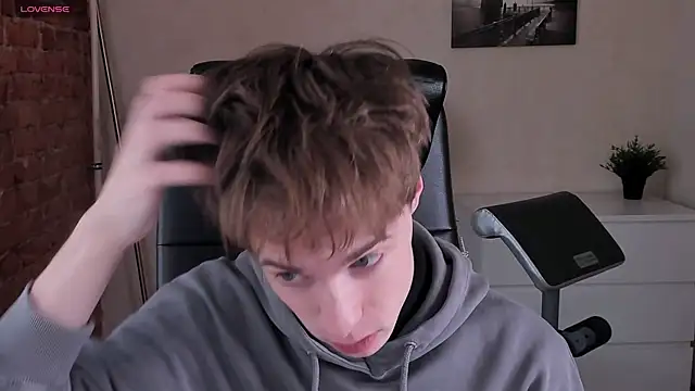 Snapshot of _tokyo_ghoul chatting on 01.17.25  tokyo ghoul online show from 01.17.25