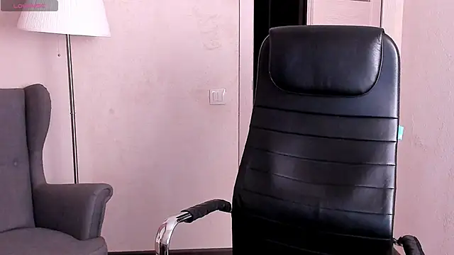 Snapshot of _tokyo_ghoul chatting on 01.18.25  tokyo ghoul online show from 01.18.25