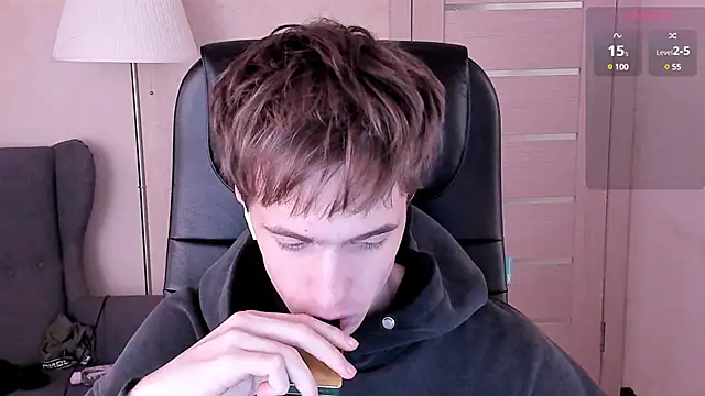 Snapshot of _tokyo_ghoul chatting on 01.25.25  tokyo ghoul online show from 01.25.25