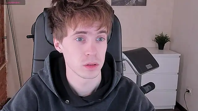 Snapshot of _tokyo_ghoul chatting on 02.02.25  tokyo ghoul online show from 02.02.25