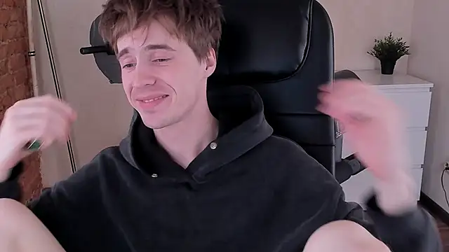 Snapshot of _tokyo_ghoul chatting on 02.02.25  tokyo ghoul online show from 02.02.25