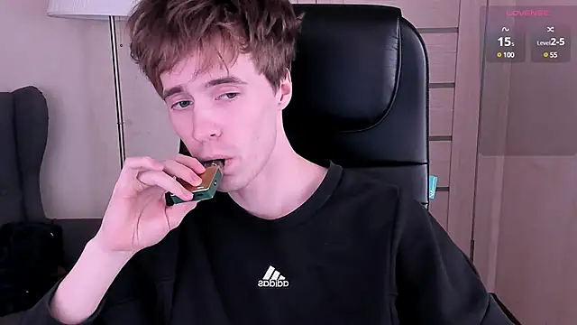 Snapshot of _tokyo_ghoul chatting on 02.08.25  tokyo ghoul online show from 02.08.25