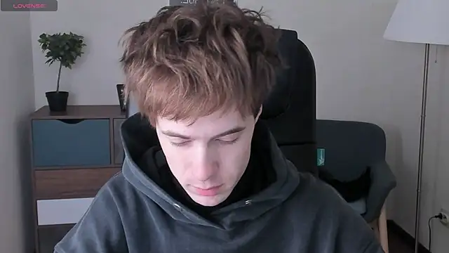 Snapshot of _tokyo_ghoul chatting on 02.15.25  tokyo ghoul online show from 02.15.25