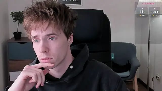 Snapshot of _tokyo_ghoul chatting on 02.15.25  tokyo ghoul online show from 02.15.25