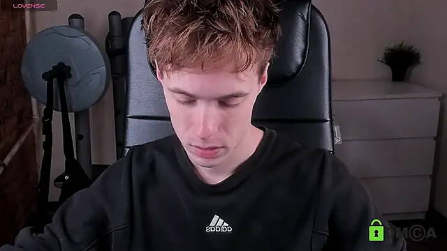 Snapshot of _tokyo_ghoul chatting on 09.20.25  tokyo ghoul online show from 09.20.25