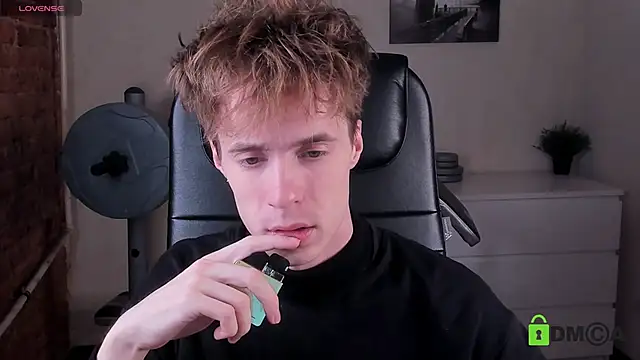 Snapshot of _tokyo_ghoul chatting on 10.10.25  tokyo ghoul online show from 10.10.25