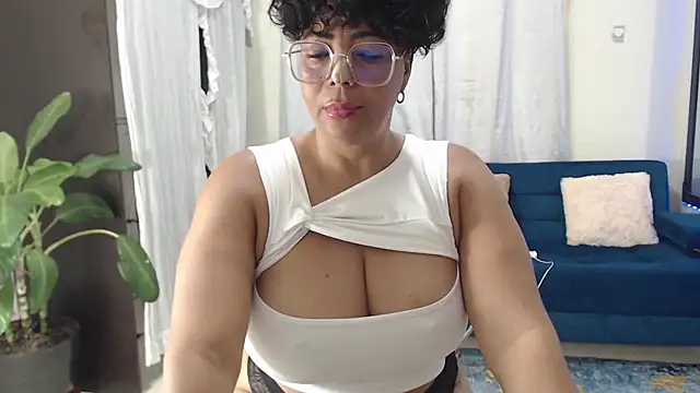 AmbarSofhia online show from 03.18.25