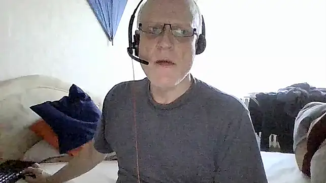 Snapshot of HornyRalfi55 chatting on 02.15.25 HornyRalfi55 online show from 02.15.25