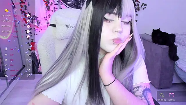 SelenaCute online show from 11.19.25