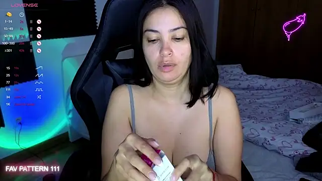 AnnaQueen online show from 05.08.26