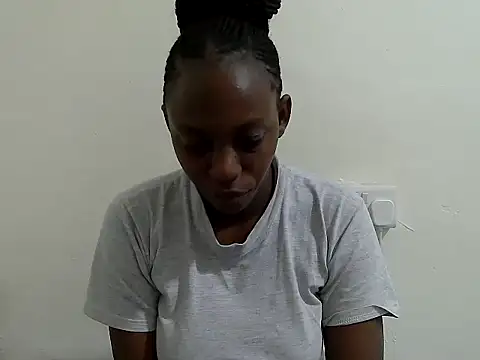 Snapshot of lizbela1 chatting on 10.31.25 lizbela1 online show from 10.31.25