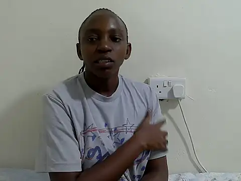 Snapshot of lizbela1 chatting on 11.10.25 lizbela1 online show from 11.10.25