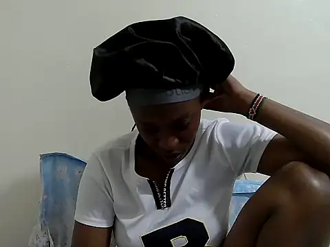 Snapshot of lizbela1 chatting on 11.13.25 lizbela1 online show from 11.13.25