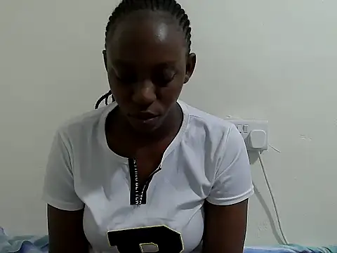 Snapshot of lizbela1 chatting on 11.15.25 lizbela1 online show from 11.15.25