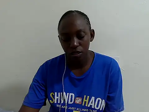 Snapshot of lizbela1 chatting on 12.02.25 lizbela1 online show from 12.02.25