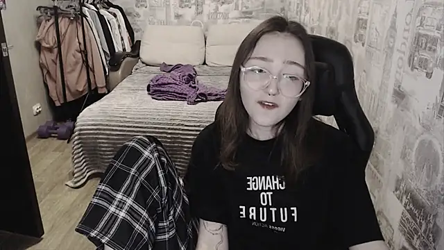 AmeliaKamishiro online show from 12.17.24