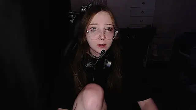 AmeliaKamishiro online show from 12.19.25