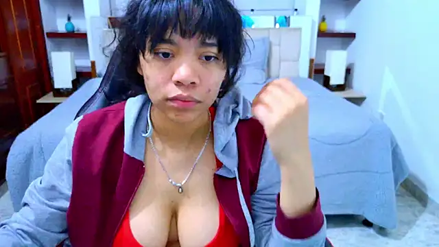 Snapshot of laureentt_ chatting on 11.14.25 laureentt online show from 11.14.25