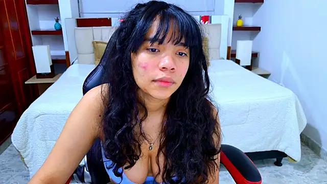 laureentt  online show from 12.23.25