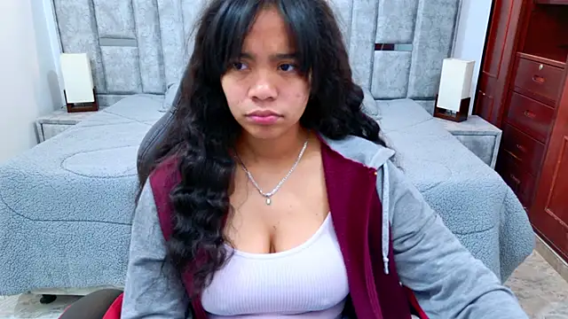 laureentt  online show from 02.13.26