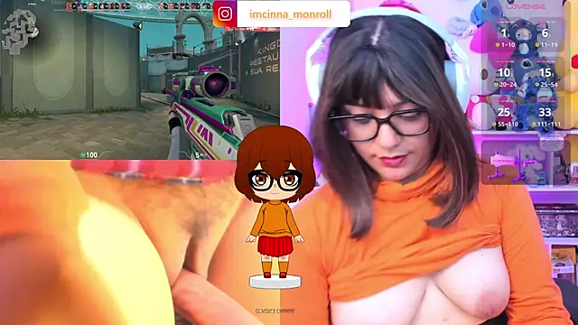 Snapshot of cinna_monroll chatting on 12.14.25 cinna monroll online show from 12.14.25