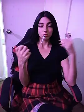 Snapshot of Felicia_smok3 chatting on 12.15.24 Felicia smok3 online show from 12.15.24