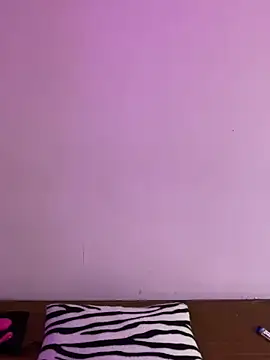 Snapshot of Felicia_smok3 chatting on 02.15.25 Felicia smok3 online show from 02.15.25