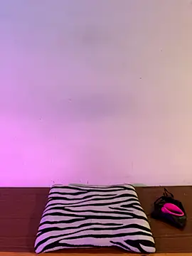 Snapshot of Felicia_smok3 chatting on 12.01.25 Felicia smok3 online show from 12.01.25