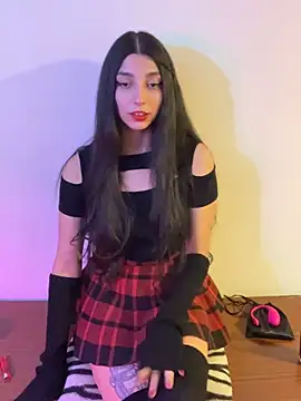 Snapshot of Felicia_smok3 chatting on 12.18.25 Felicia smok3 online show from 12.18.25