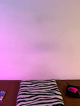 Snapshot of Felicia_smok3 chatting on 12.19.25 Felicia smok3 online show from 12.19.25