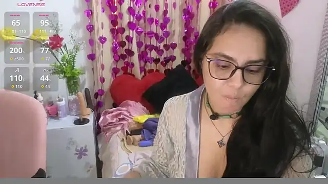 Snapshot of lovely_trix chatting on 06.05.26 lovely trix online show from 06.05.26