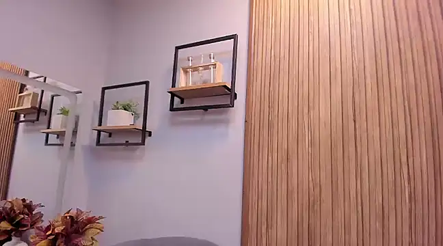 Eva Macalliter online show from 12.20.24