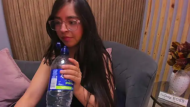 Eva Macalliter online show from 02.09.25