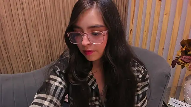 Eva Macalliter online show from 02.20.25