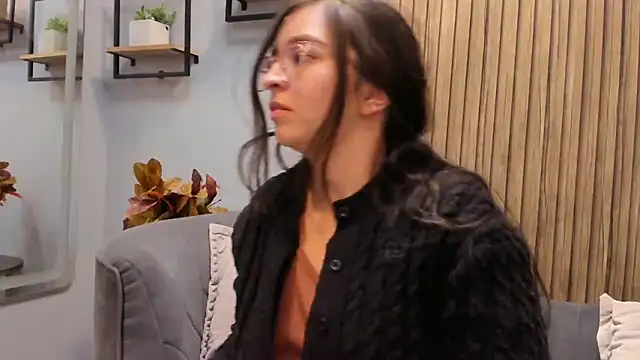 Eva Macalliter online show from 03.15.25