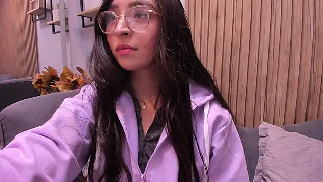 Eva Macalliter online show from 09.13.25