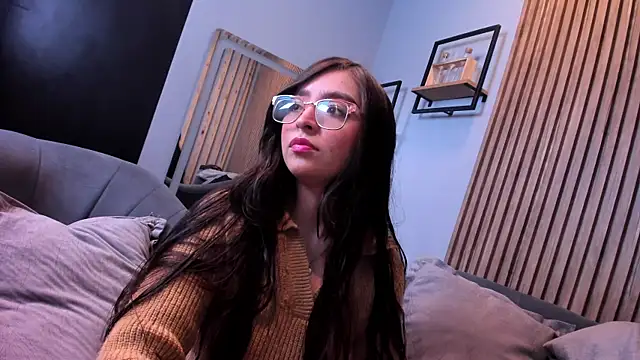 Eva Macalliter online show from 09.19.25