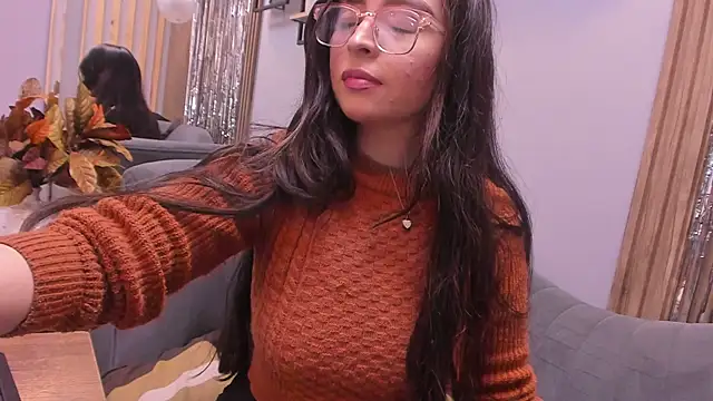 Eva Macalliter online show from 12.18.25