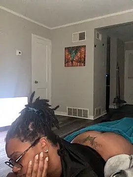 SweetHoneyBunz online show from 10.28.25