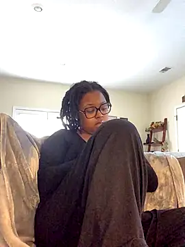 SweetHoneyBunz online show from 11.28.25