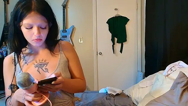 Snapshot of bestorbetter chatting on 12.16.24 bestorbetter online show from 12.16.24