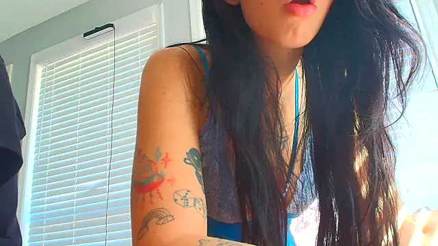 Snapshot of bestorbetter chatting on 02.24.25 bestorbetter online show from 02.24.25