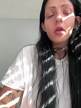 Snapshot of bestorbetter chatting on 03.08.25 bestorbetter online show from 03.08.25